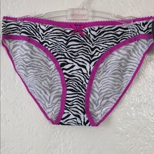 NWT Pink Animal Print Cotton Panty.